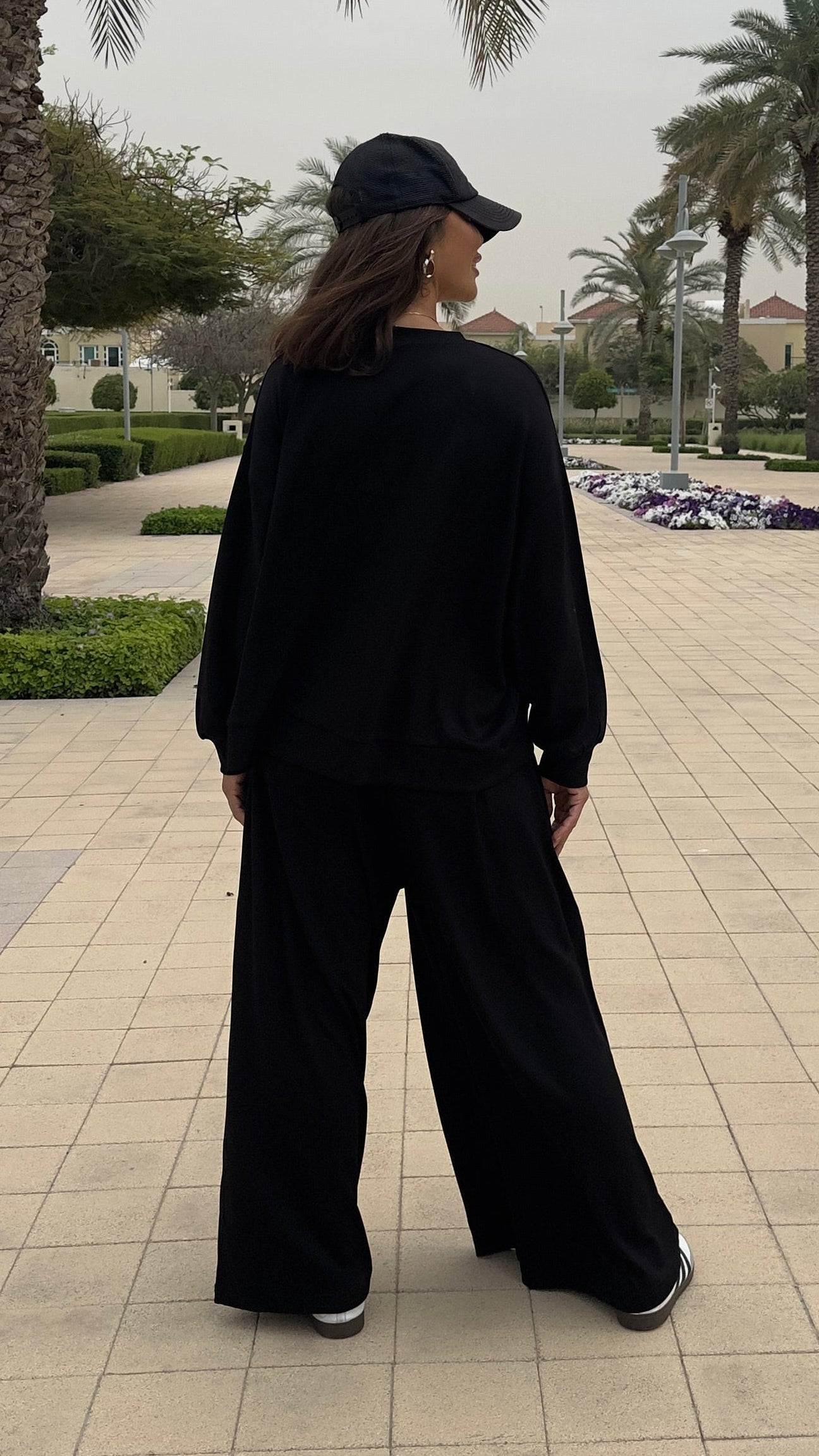 طقم التدفق - أسود