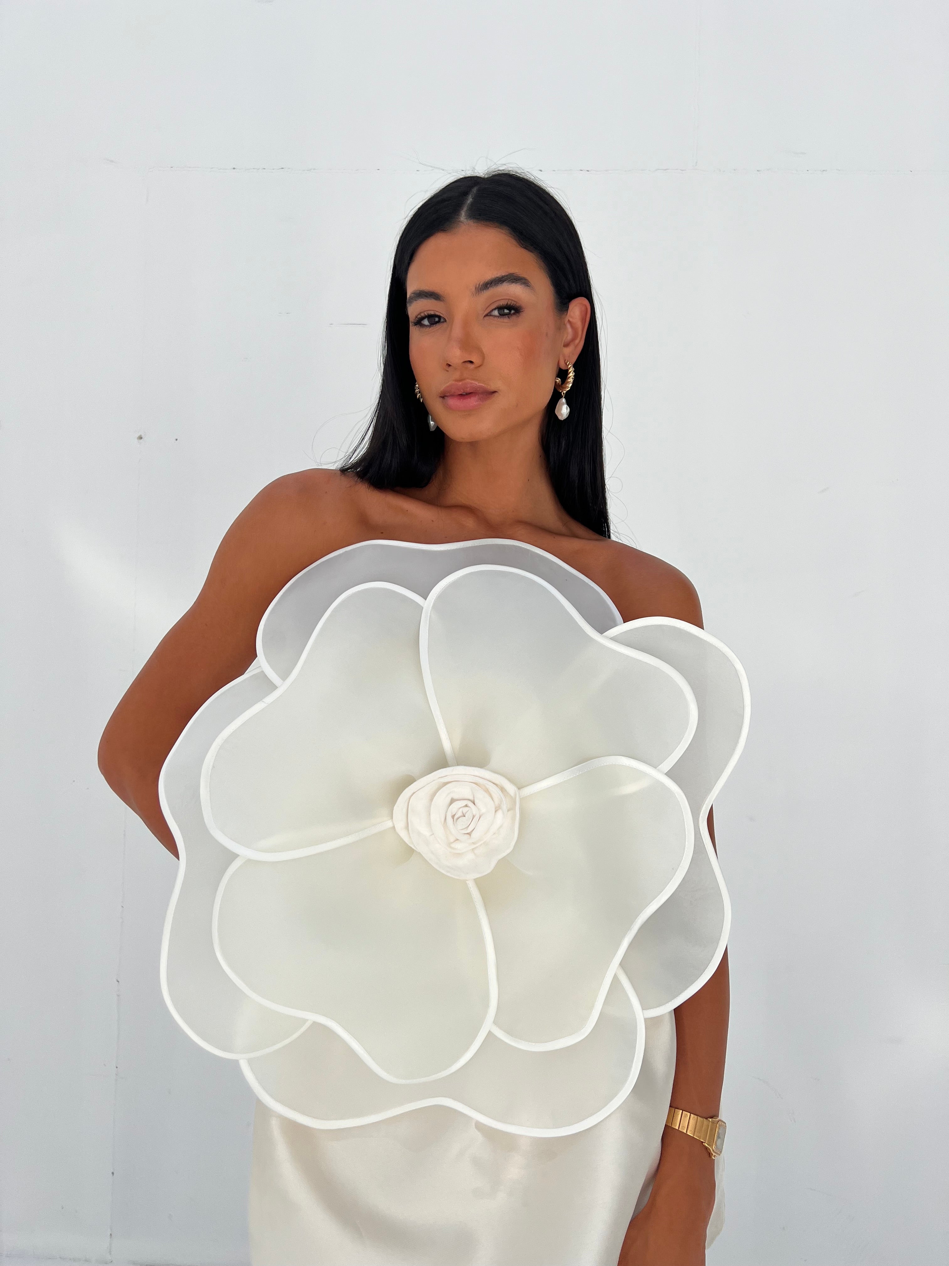 White Flower Top And Skirt - EDS025A